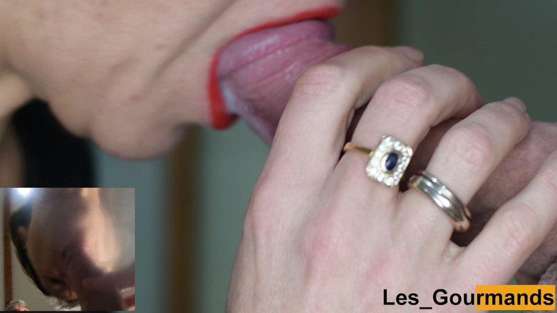 Les Gourmands: Un grande cazzo pompino ed ingoia vista dal basso