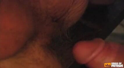 Gay Diaries: 당구대에서 캡을 쓴 남자에게 엉덩이를 따먹히는 발정난 친구