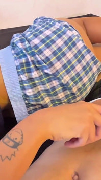 Primo Video Della Giovane Ragazza Con La Figa Stretta Che Soffre Su Un Cazzo Spesso