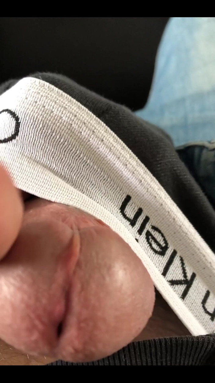 Hotlover1995x: Un Allemand Se Masturbe Sournoisement Au Travail
