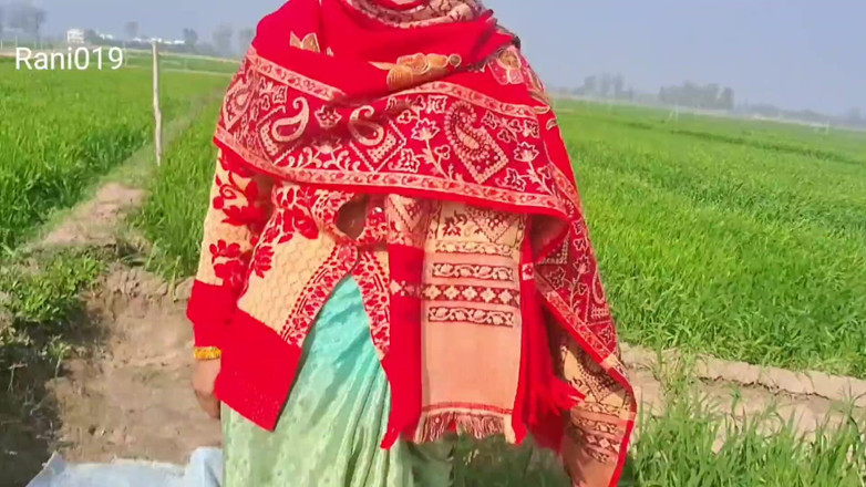 Rakesh: Bhabhi orinada en el campo