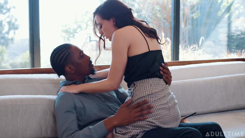 Modern-Day Sins: Tội lỗi thời hiện đại - Christy Love &amp; Liv cải tiến giúp...
