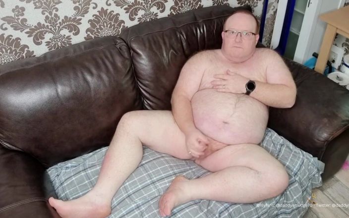Daddysmudge: Daddy Cums on Couch