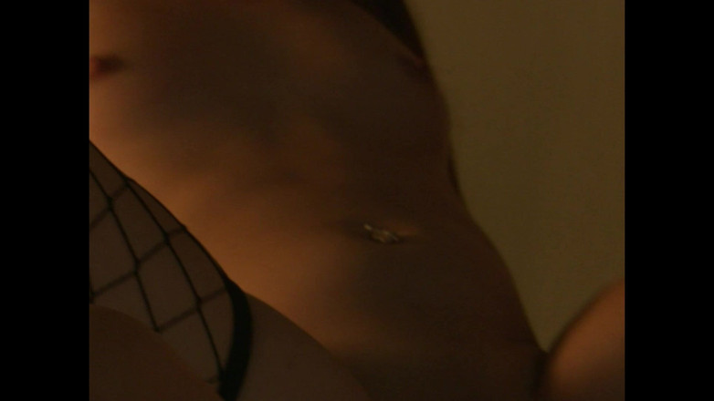 British Porn: 当荡妇被后入时，多汁的奶子弹跳