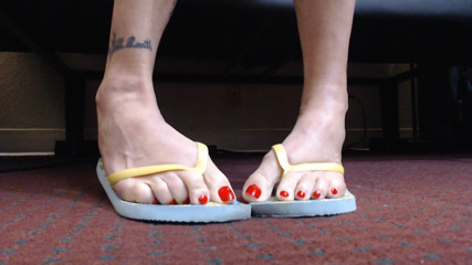 Abby Anna: Ngentot kaki di flipflops closeup