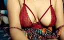 Varsha Studios: India chica de la universidad desnuda danza y coño pamp