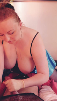 Siusiu upokorzenie, Femdom Obciąganie, Rozciąganie anal, Ustalanie strap-on, Jedzenie spust macocha Arya Grander i jej maminsynek