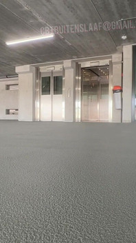 Riskante wagemutige parkgarage im freien