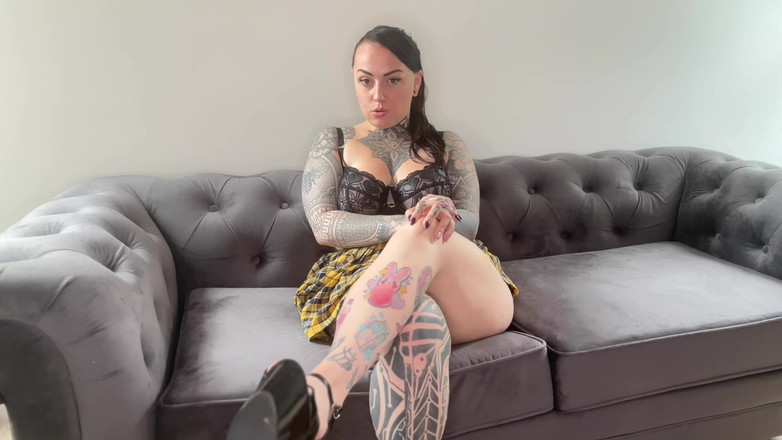 Miss Valentina: Vydírána bratty školačkou