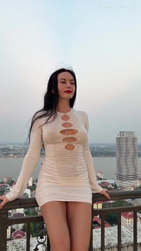 Açık Havada Amcık Teşhiri, Cama Işeme, Tükürme, Ahegao, Göğüslerime Ve Vücuduma Sahte Boşalma