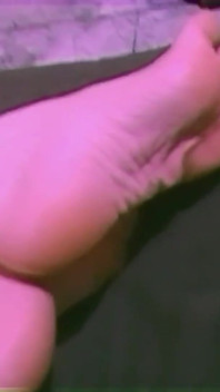 Do U Think My Feet Are Pretty?