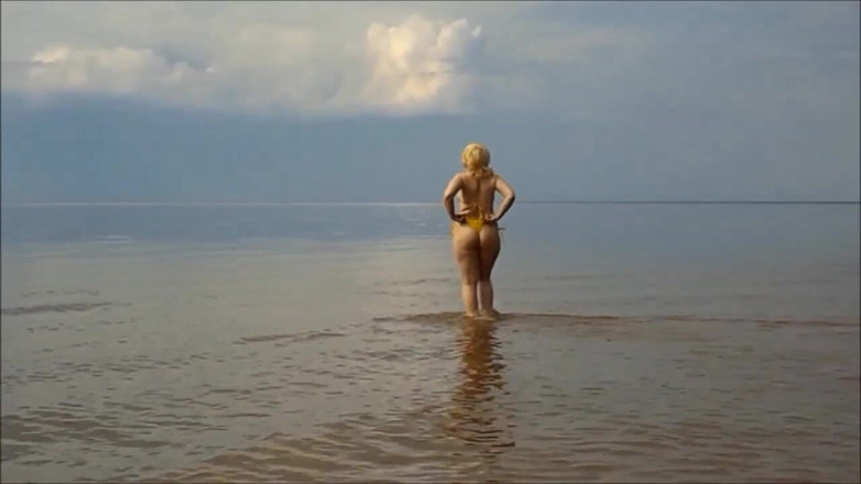 RedRoseRus: Bikiny na pláži 2