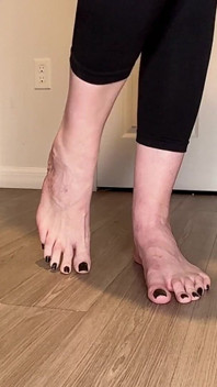 Scoppierà !? Piedi giganti vs palloncini a piedi nudi, sandali, Vans Annichilation