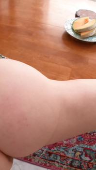 Sex am frühstückstisch mit stiefmutter