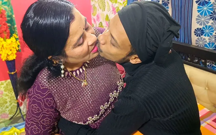 MrsEntertainer: Indian Desi Teacher Had Sex with Her Student in Study...