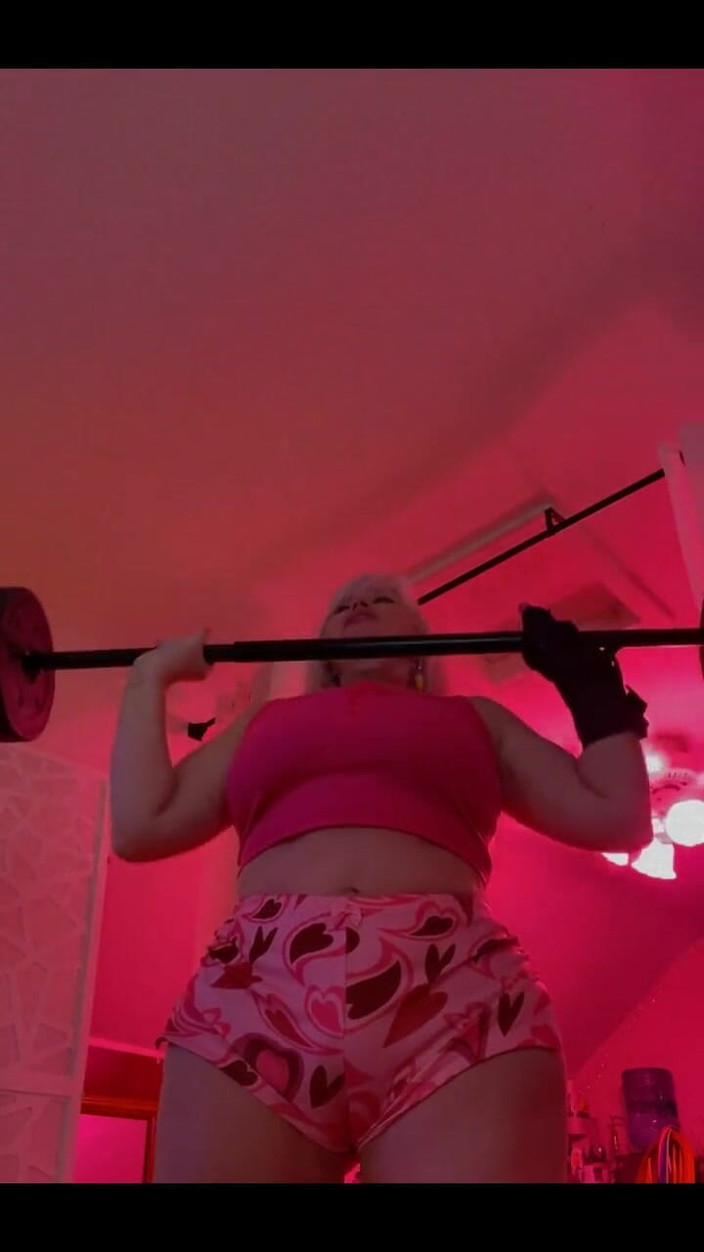 PaintedRose: 筋肉をつけるためにリフティングを続けてください。前に進み続けてください。