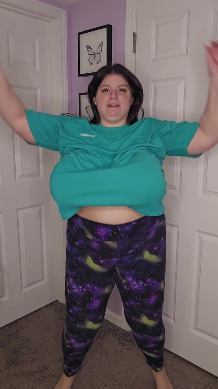 Sarah Rae: Obrovská prsa skákající jacky