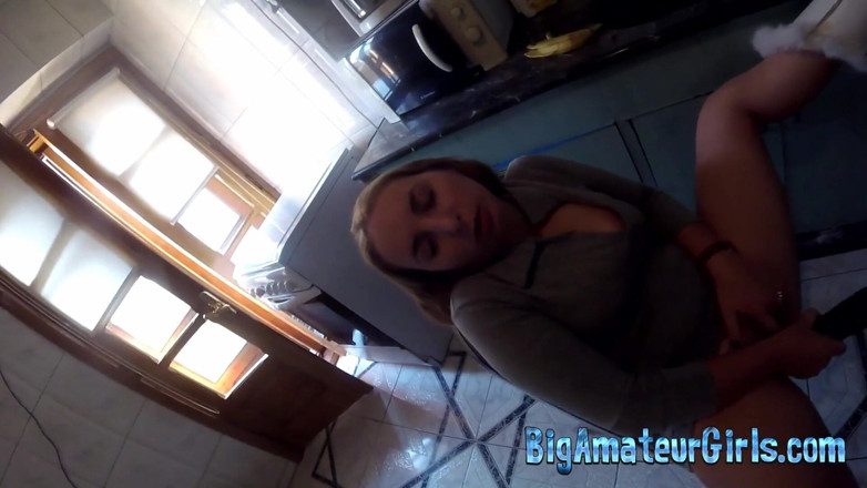 Big Amateur Girls: Fat ass wife masturbates with many vegetables