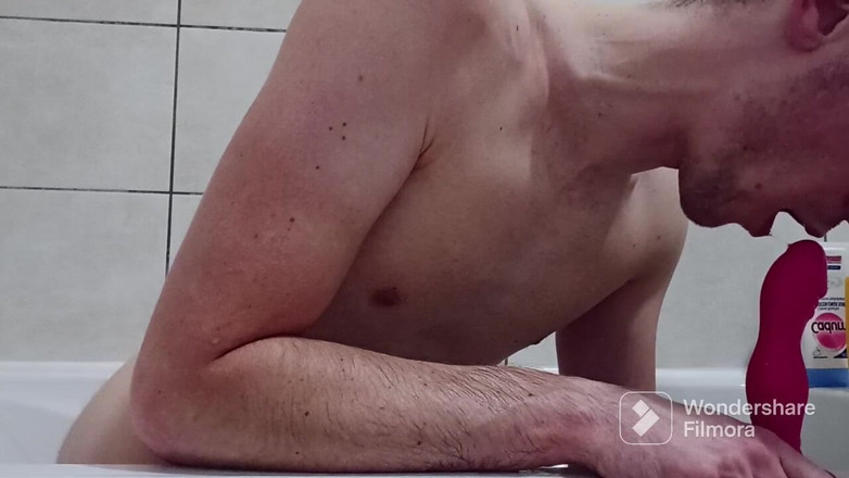 Arthur Refined: Hraji si se svou hračkou ve vaně