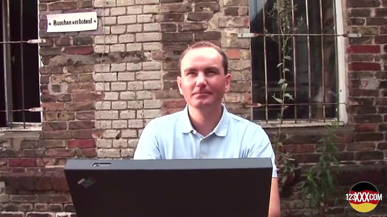 123XXX - 100% Amateurs: Troia bionda dalla germania che mostra come è fatta