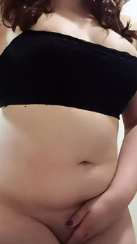 Nicole Shows off Her Fat Ass in the Bathroom