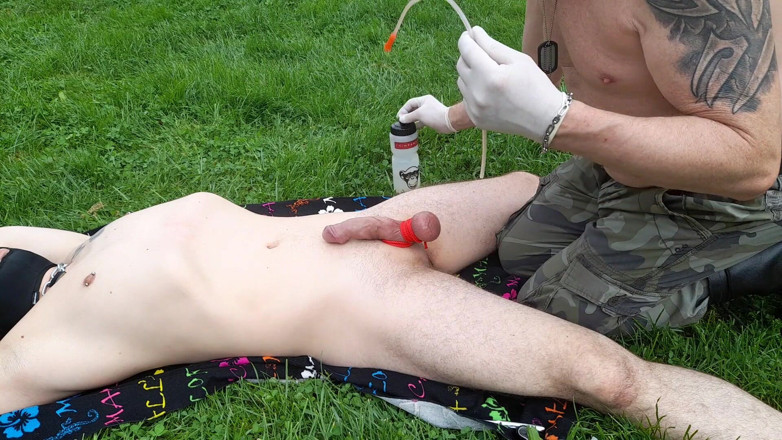 Master Drex: Член в траві