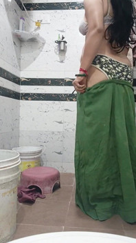 Priya Bhabi sexigt humör