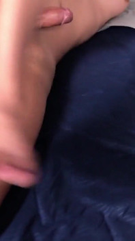 Mooie Thaise ladyboy Polla komt klaar!
