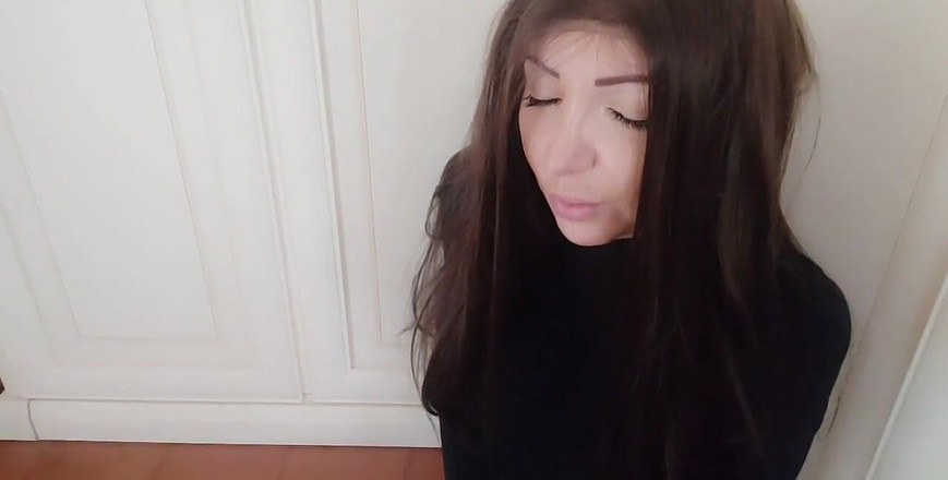 savannahamatoriale: Deslumbrante italiana confessa seus pecados e o padre da paróquia