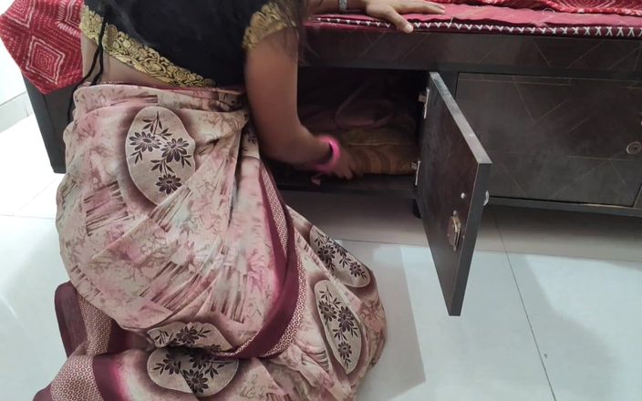 Mumbai Ashu: Desi Bhabhi si masturba il cazzo del suo amante e...
