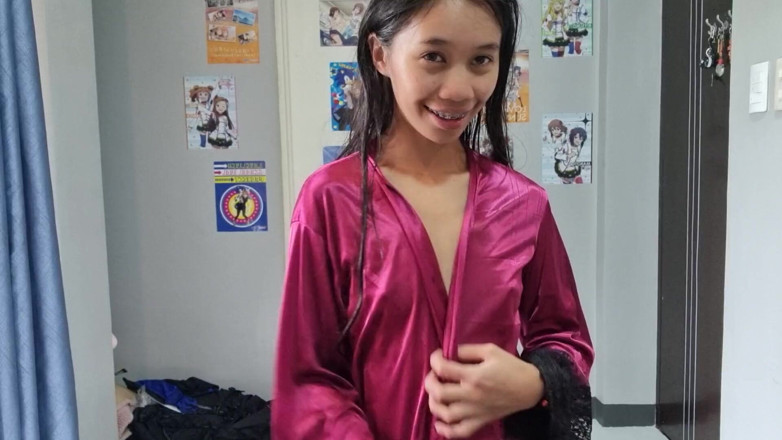 creamberryfairy: Exxtra Small Petite Asian