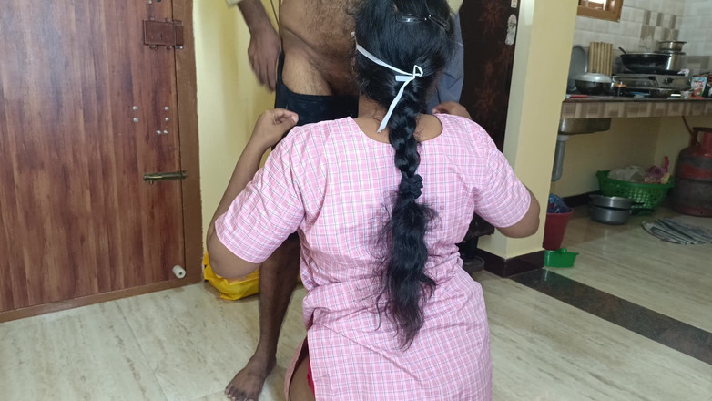 Ilakkiya: Pelajar beruniform