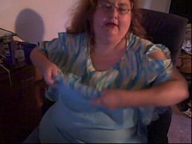 BBW nurse Vicki adventures with friends: BBW redhead dancing cam show in blue outfit
