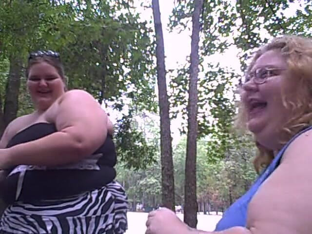 BBW nurse Vicki adventures with friends: Bbw outdoor balloon blow up and pop