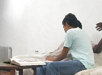 Bareback TV: Zenci adam azgın beyaz oğlanla sikişiyor