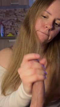 Büyük memeli genç kıza amatör oral seks 18+ (4)