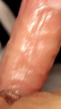 Handheld POV: Suculento dildo fuck &loud queefs