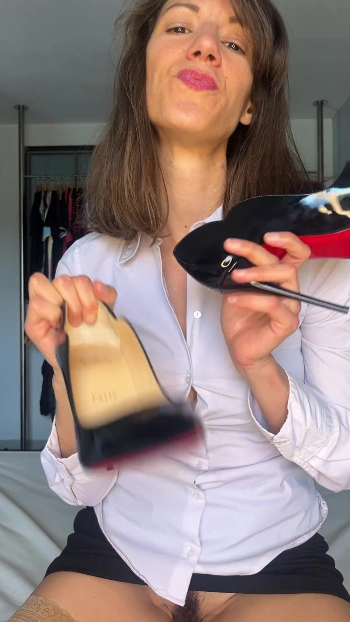 Lety Howl: İş yerinde zor bir günün ardından solo anal mastürbasyon