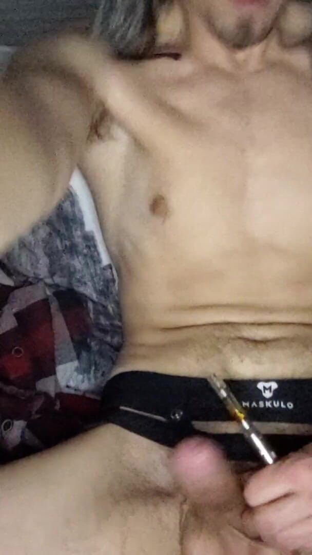 Sexy possum: Tentando se masturbar em paz no andar de baixo, manter...