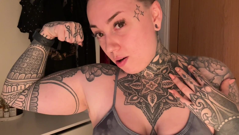 Miss Valentina: Worship My Muscles