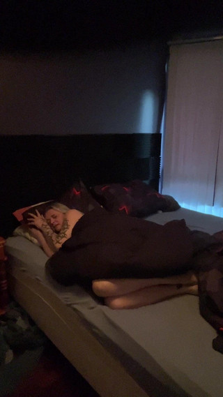 Secret cindy: Surprinsă masturbându-se pe cameră