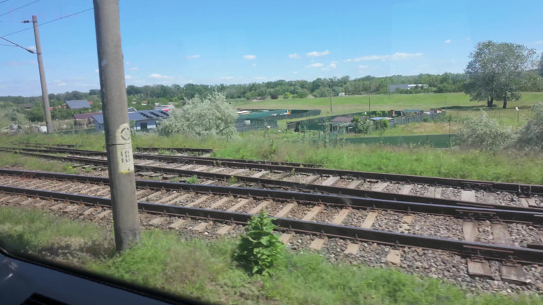 Laura Quest: I Met Her in a Train