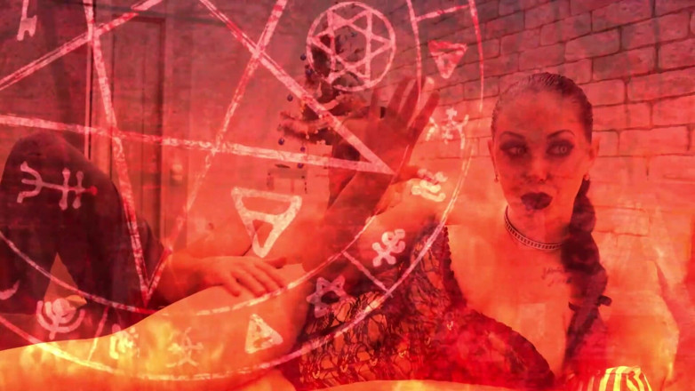 Goddess Misha Goldy: Bůh tě nemiluje! Neslavte Vánoce!