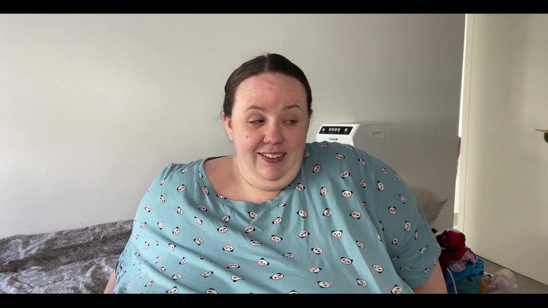 Ivy Gold: Oda arkadaşı porno izlerken seni izliyor | 31 TALIMATı