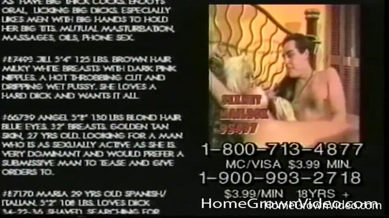 Homegrown Vintage: Блондинка и брюнетка принимают возбужденного мужика - DVD