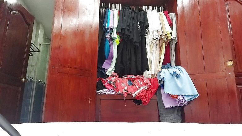 Katrina4deluxe: 다리를 벌리는 거유 의붓여친