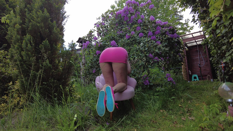 Ferrero: Мелена Марія Рія кладе квіти у свій пельмень