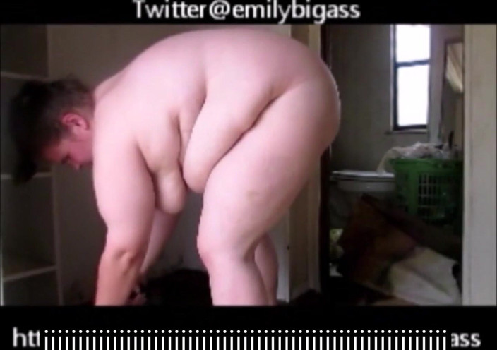 Fat Goddes: Cewek nakal ini kepergok lagi kerja sambil bugil sama bosnya...