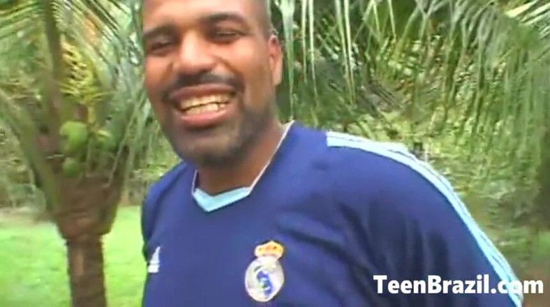 Teen Brazil: Horny Brazilian Teen Gets Fucked by Older Man Outdoors