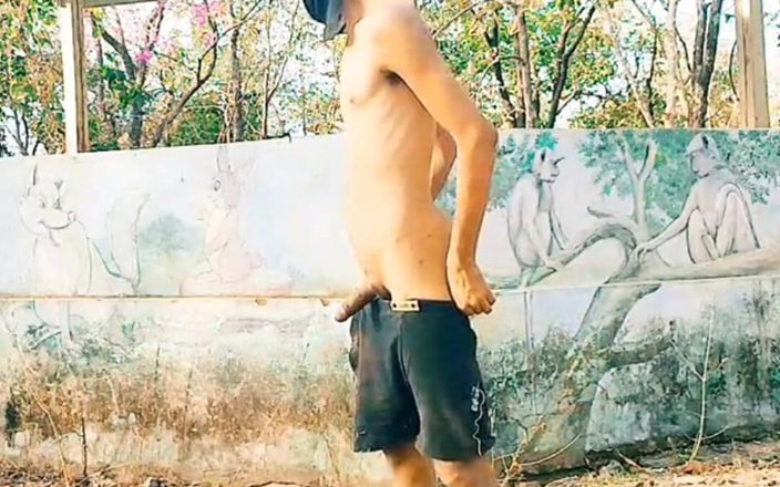 Tani: Joven indio se divierte con amigos